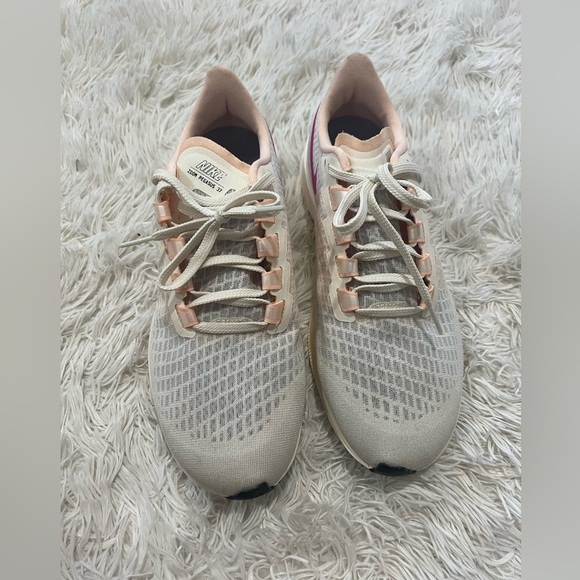 Nike Women's Air Zoom Pegasus 37 Running Sneakers - Size 9 - Picture 2 of 10